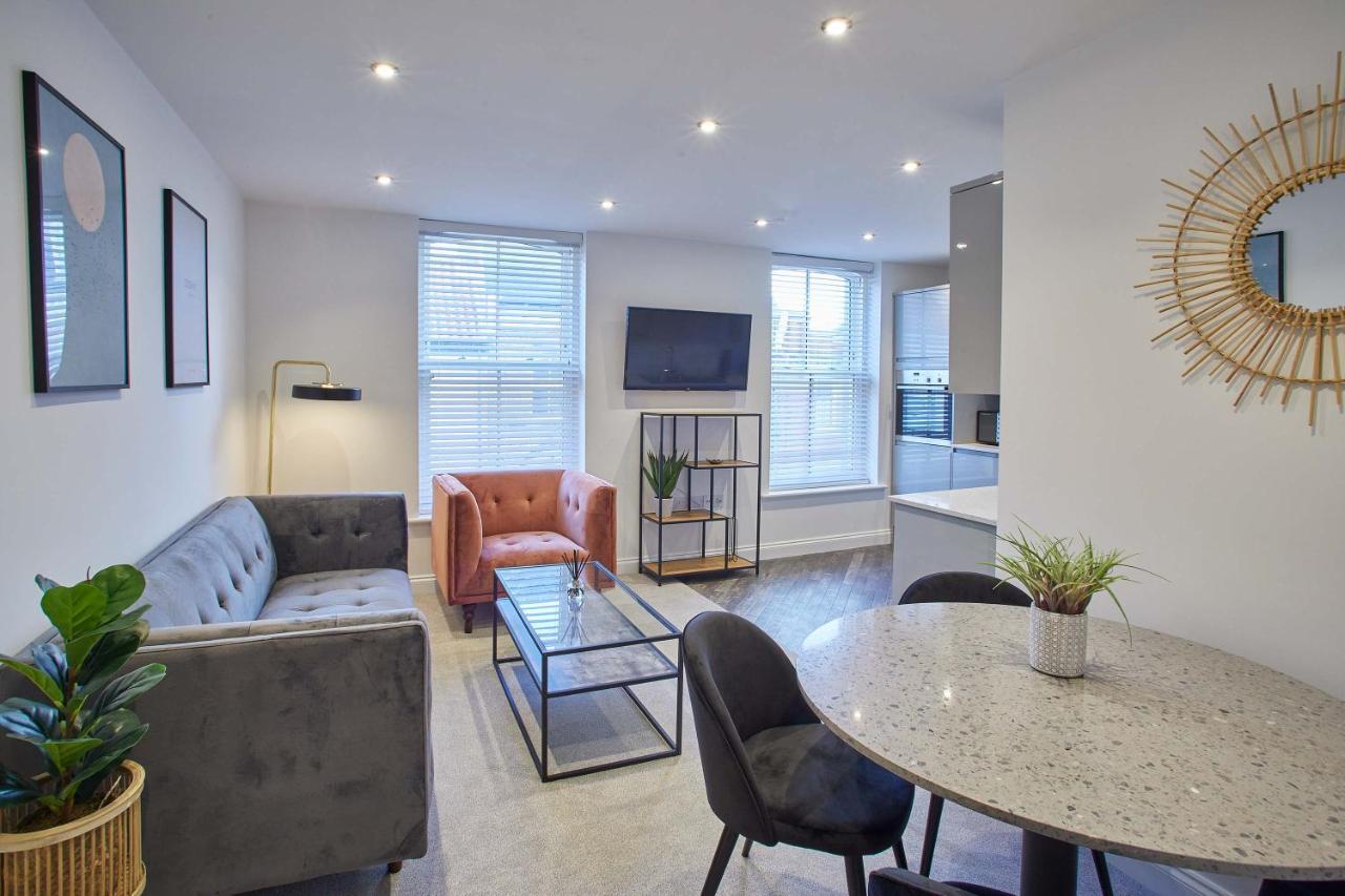 Host & - Two, Hudsons Yard House Apartamento *