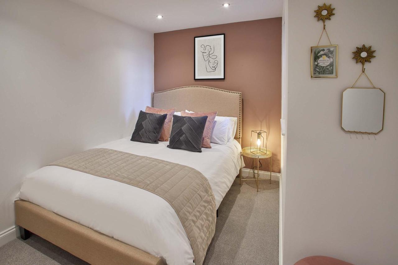 Host & - Two, Hudsons Yard House Apartamento