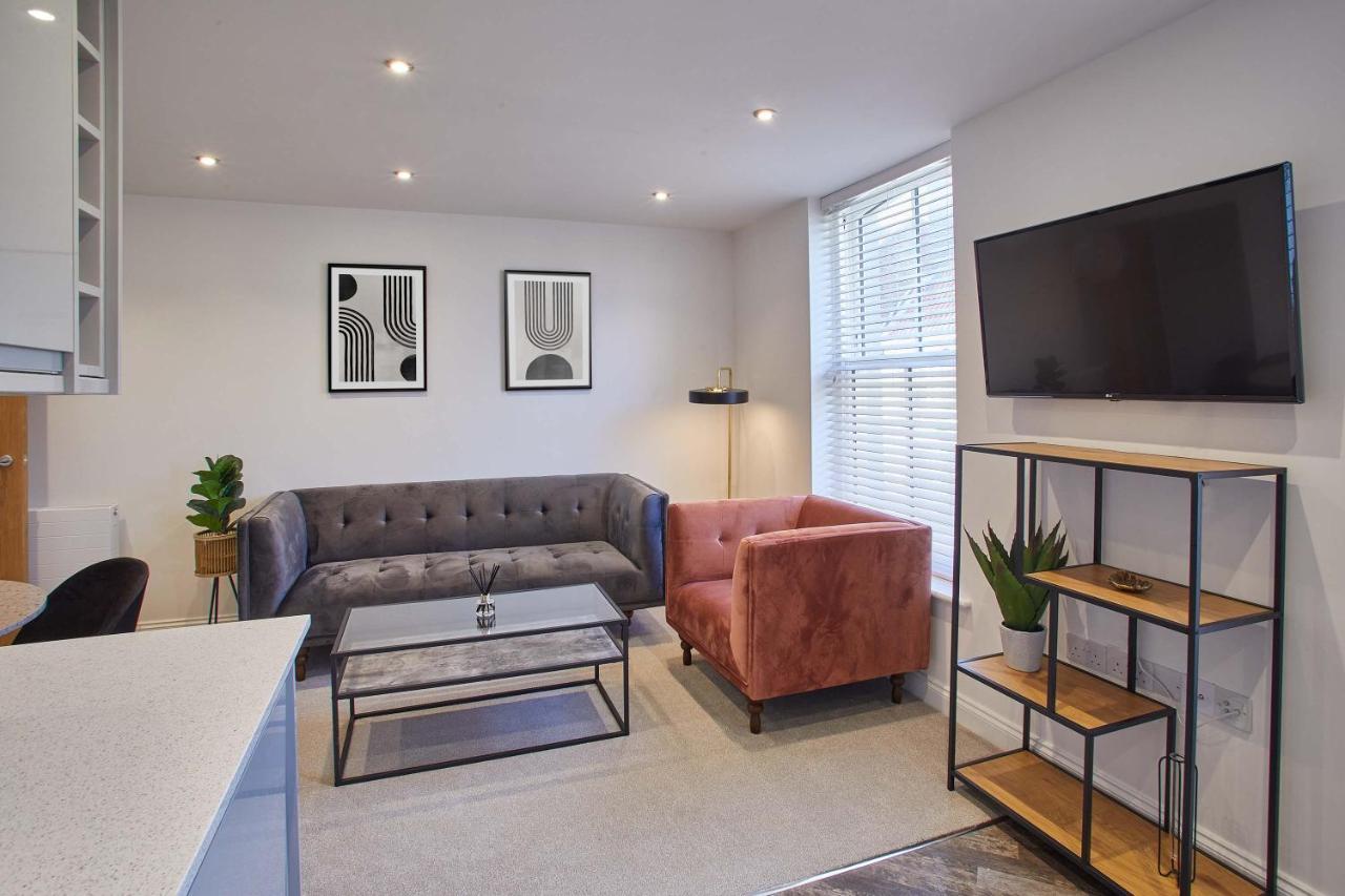 Apartment Host & - Two, Hudsons Yard House Whitby